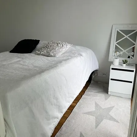 Apartment Modern Nearby Airport 2