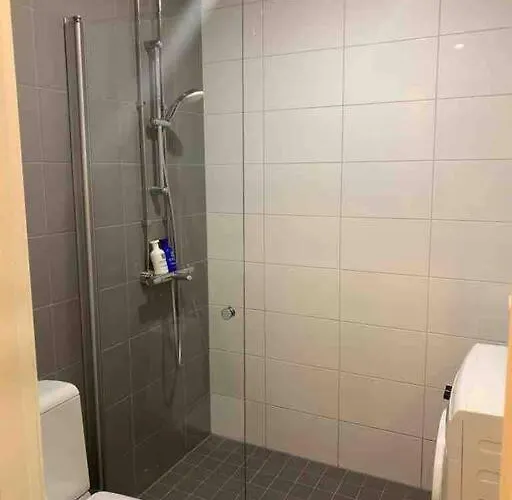 Modern Nearby Airport 2 아파트 *