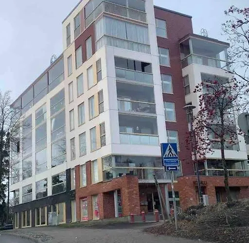 Modern Nearby Airport 2 아파트 반타